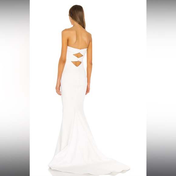 REVOLVE X NOEL AND JEAN DIVINITY GOWN IN IVROY. - Picture 3 of 8